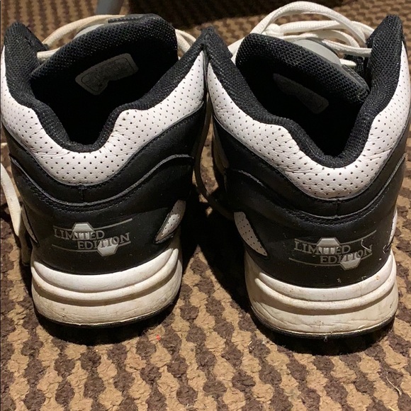 Reebok Pumps- Limited Edition - Picture 3 of 5